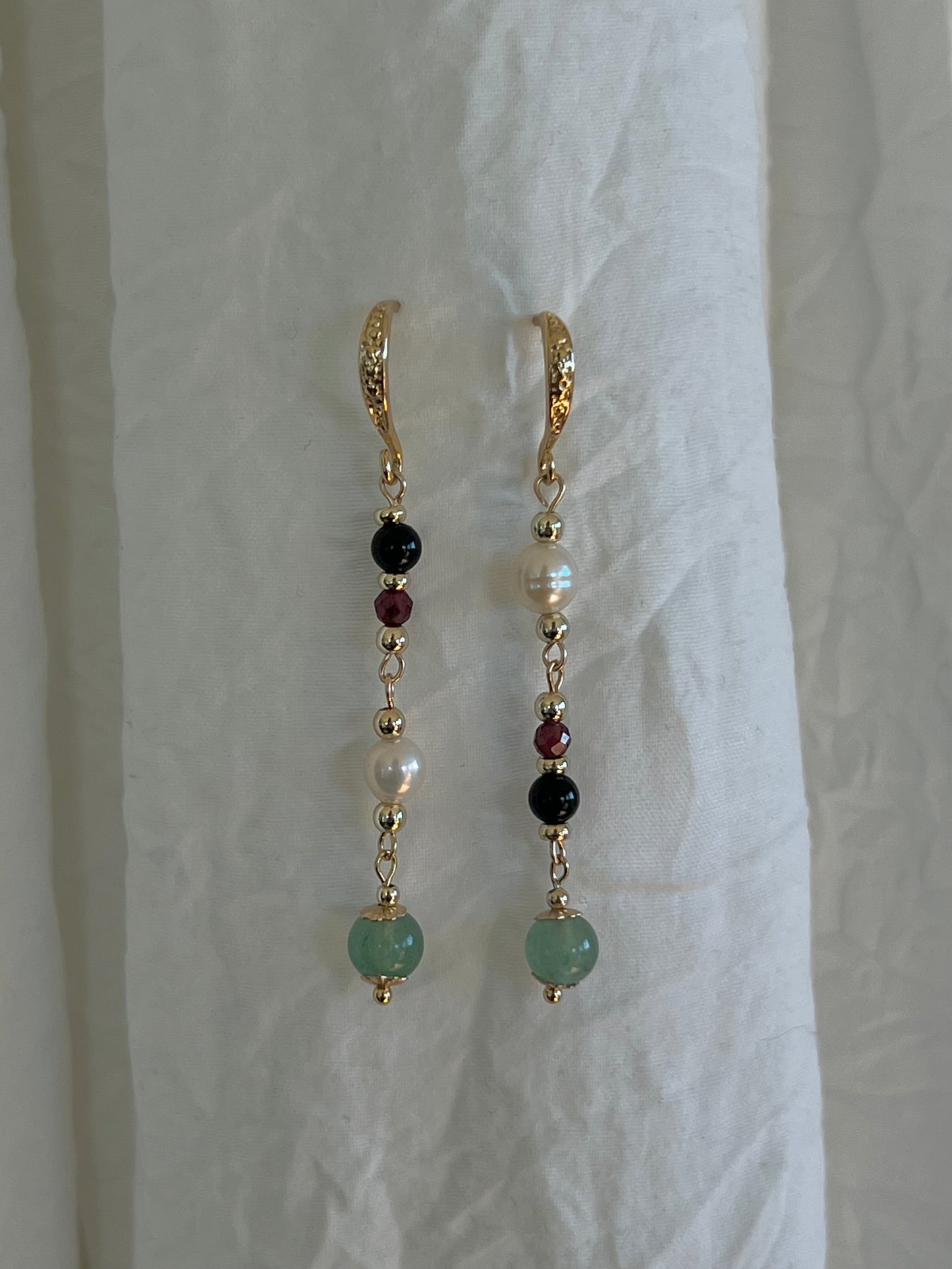 Amira Dangles